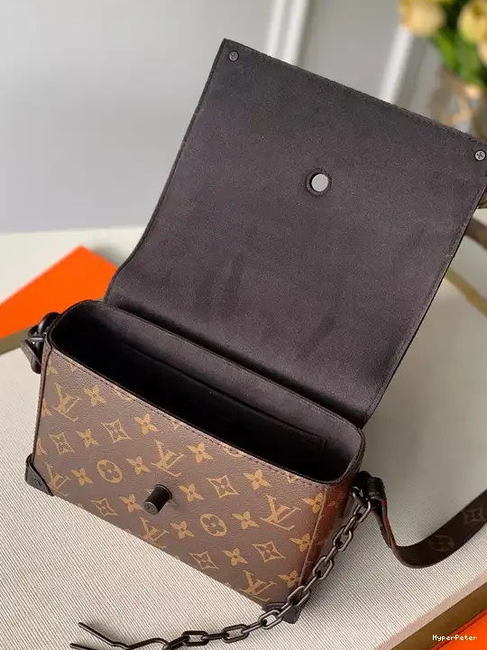 VUITTON LOUIS SOFT TRUNK 0622